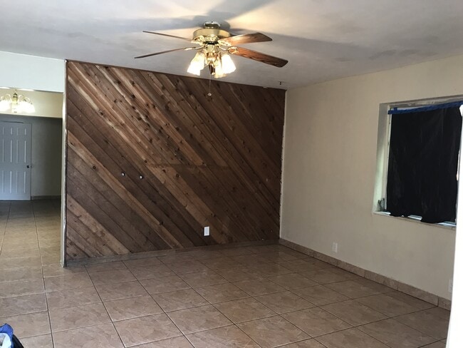 554 NW 40th Ct in Oakland Park, FL - Building Photo - Building Photo