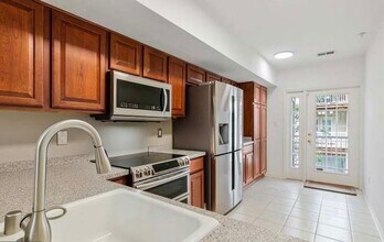 11358 King George Dr in Silver Spring, MD - Building Photo - Building Photo