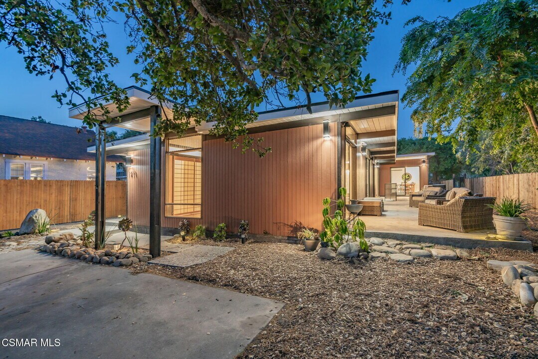 1411 Ojai Rd in Santa Paula, CA - Building Photo