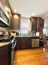 66 Parsons St, Unit 2 in Boston, MA - Foto de edificio - Building Photo