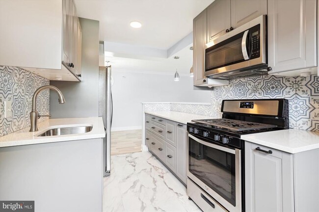 5909 Quantrell Ave in Alexandria, VA - Building Photo - Building Photo