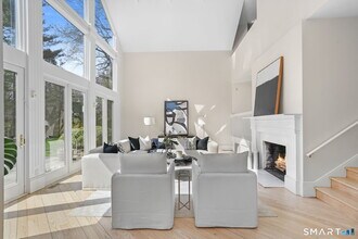 32 Buttonball Ln in Weston, CT - Building Photo - Building Photo