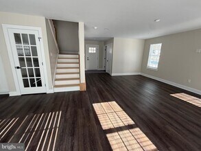 114 Isabella Dr in Glassboro, NJ - Building Photo - Building Photo