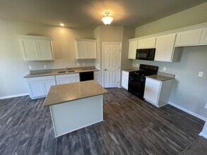 2280 James Kelly Ln in Beloit, WI - Building Photo - Building Photo