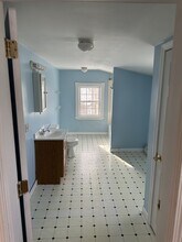 208 Grove St, Unit 2 in Bangor, ME - Building Photo - Building Photo