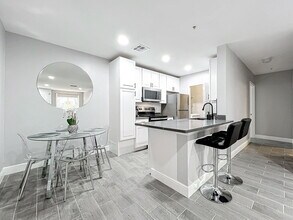 4352 S Kirkman Rd in Orlando, FL - Building Photo - Building Photo