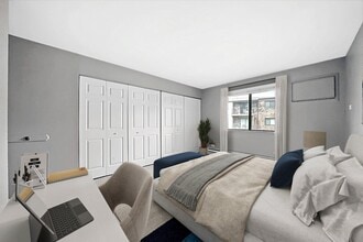 The Flats at Gladstone in Glendale Heights, IL - Foto de edificio - Building Photo
