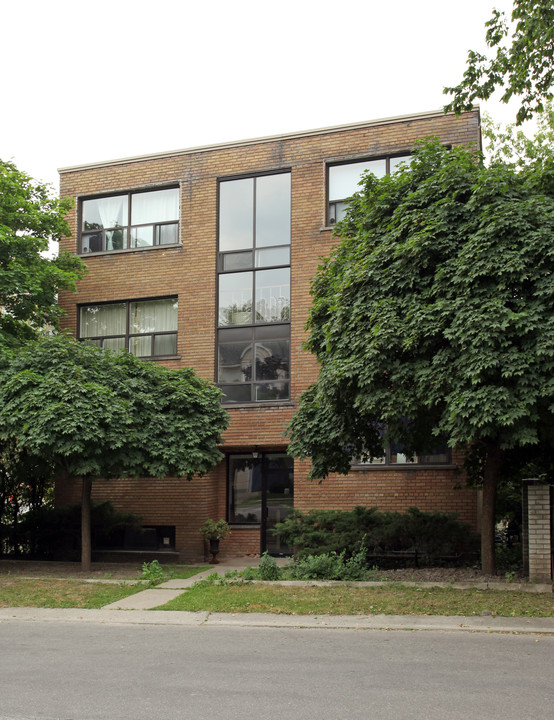 7 Glazebrook Ave in Toronto, ON - Building Photo