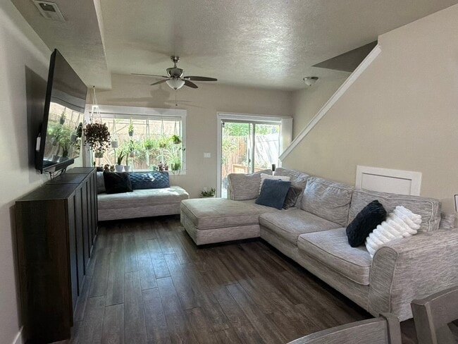 property at 927 Pierpont Ave