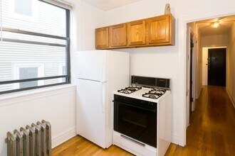 1913 W Larchmont Ave, Unit B2 in Chicago, IL - Foto de edificio - Building Photo