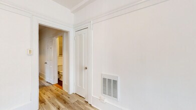 1049 Post St in San Francisco, CA - Building Photo - Building Photo