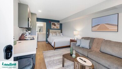 5772 Old Hickory Blvd, Unit 201 in Nashville, TN - Building Photo - Building Photo