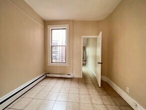 38 Bartholdi Ave, Unit 2R in Jersey City, NJ - Building Photo - Building Photo