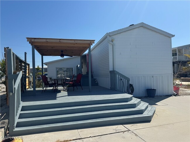 3813 Dewberry Ln in Saint James City, FL - Building Photo - Building Photo
