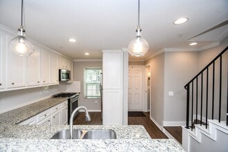 2332 Winrock Blvd in Houston, TX - Building Photo - Building Photo