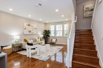 141 Orbit Wy in Mountain View, CA - Building Photo - Building Photo