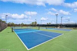 19121 Hinkley Dr in Estero, FL - Building Photo