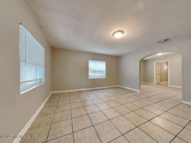 2598 Broadway Ave in Jacksonville, FL - Building Photo - Building Photo