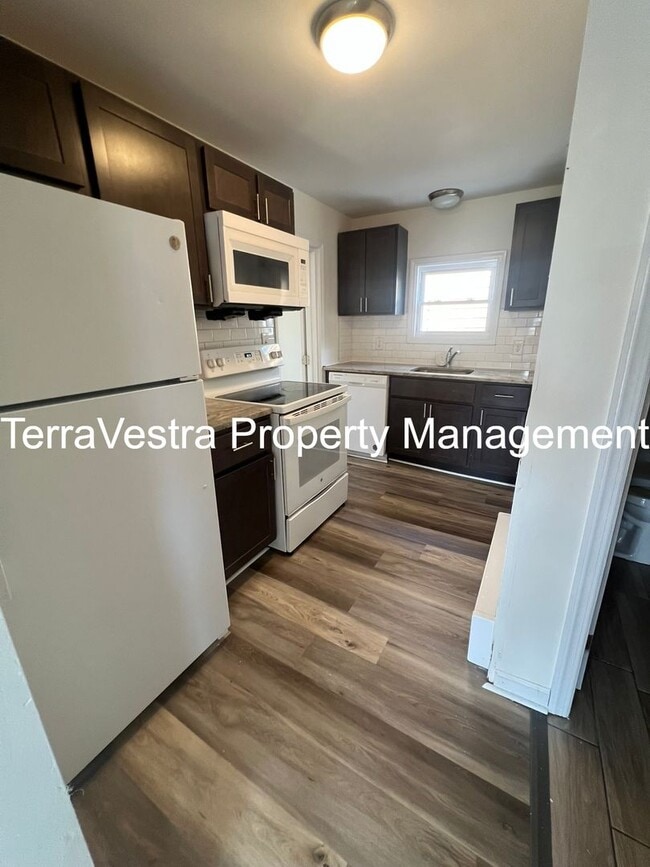 property at 428 E Mulberry St