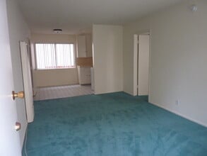 926 S Lake St - Room for Rent w/ Private Bath in Los Angeles, CA - Foto de edificio - Building Photo