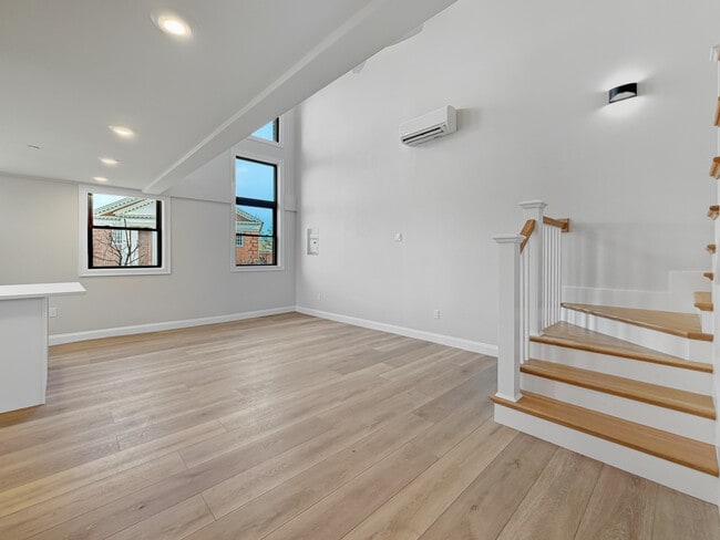 220 Winthrop St, Unit 201