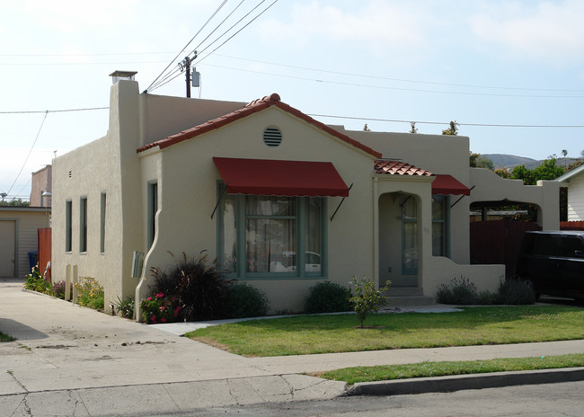 95 S Santa Rosa in Ventura, CA - Building Photo - Building Photo