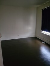 2551 N 23rd St-Unit -Lower in Milwaukee, WI - Foto de edificio - Building Photo