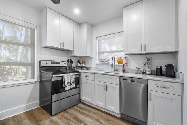 26 NE 10th St in Delray Beach, FL - Building Photo - Building Photo