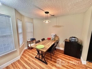 211 Sunshine Ct in Sayreville, NJ - Building Photo - Building Photo