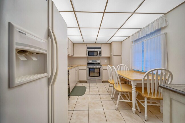 801 Cypress Blvd in Pompano Beach, FL - Building Photo - Building Photo