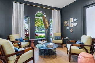 Villas D'Este in Delray Beach, FL - Foto de edificio - Building Photo