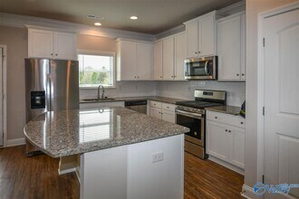 7020 Camrose Ln NW in Huntsville, AL - Building Photo - Building Photo