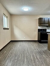 226 Cherry St in Levelland, TX - Foto de edificio - Building Photo