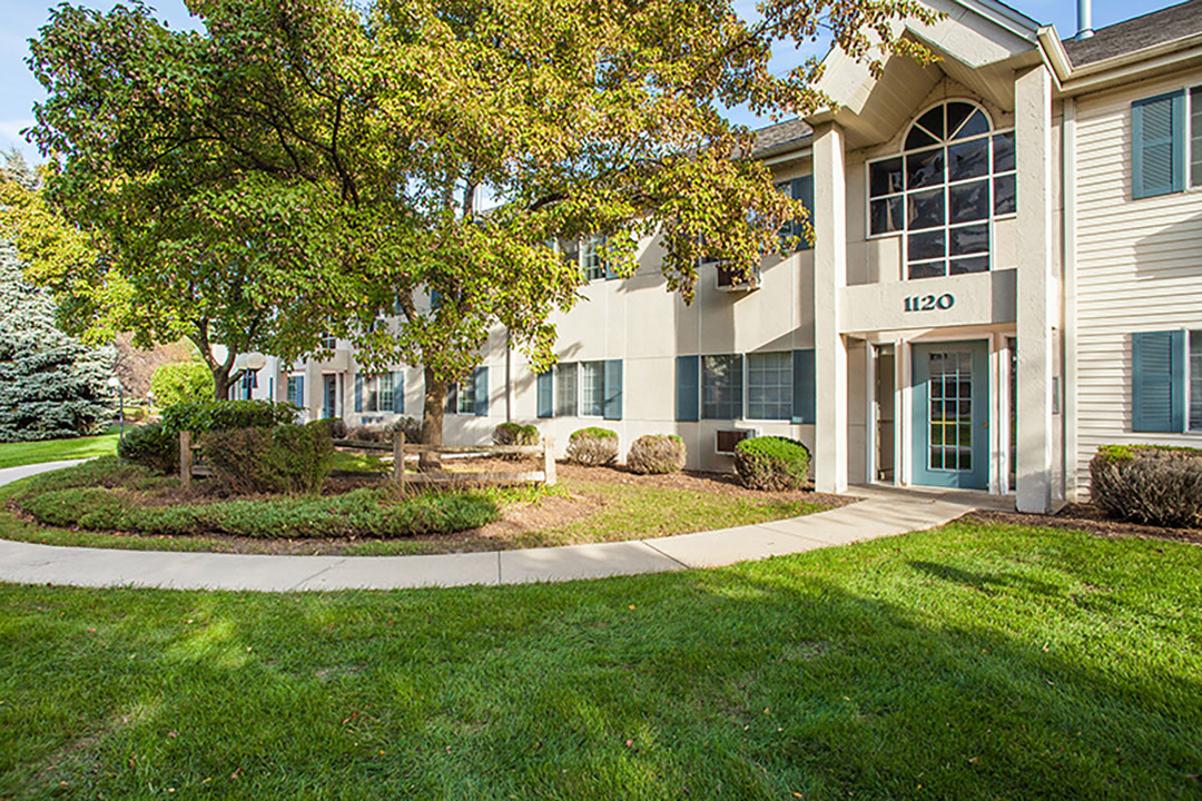 River Park Place Apartments in Mukwonago, WI - Building Photo