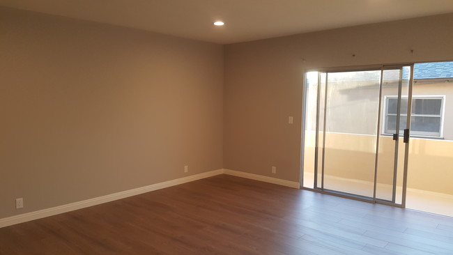 1132 16th St, Unit 5 in Santa Monica, CA - Foto de edificio - Building Photo