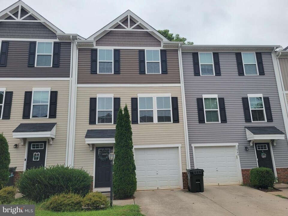 1945 Crepe Myrtle Ln in Culpeper, VA - Building Photo