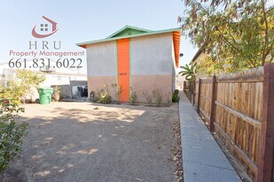 1409 Lincoln St in Bakersfield, CA - Building Photo