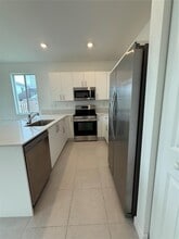 726 SE 13th Ct in Homestead, FL - Building Photo - Building Photo