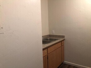 1367 E San Ramon Ave in Fresno, CA - Building Photo - Building Photo