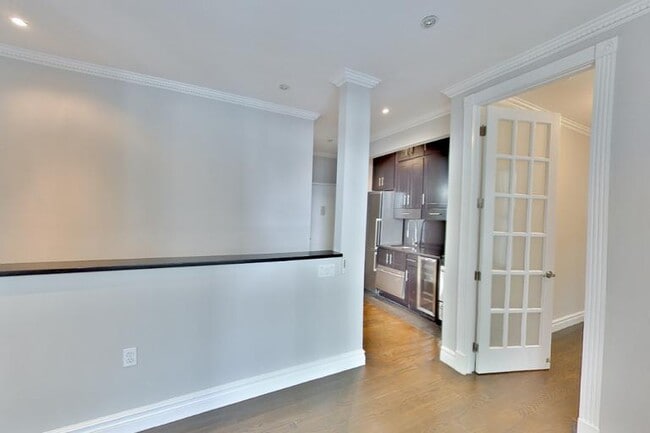 432 E 13th St, Unit 2 in New York, NY - Foto de edificio - Building Photo
