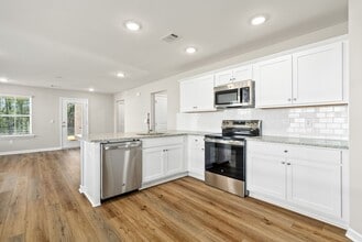 1171 Douglas St in Opelika, AL - Building Photo - Building Photo