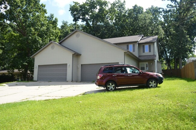 property at 1043 N Thompson Dr