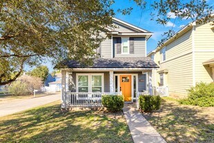 284 Michaelis Rd in Kyle, TX - Building Photo