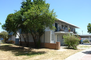 5658 Hoffman Ct Apartments