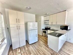 1959 Funston St in Hollywood, FL - Building Photo - Building Photo
