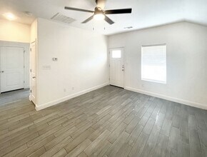 501 W Munson St in Denison, TX - Building Photo - Building Photo
