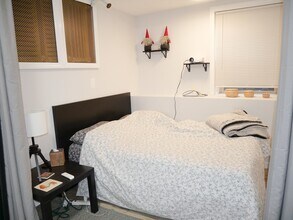 6 Beals St, Unit B1 in Brookline, MA - Foto de edificio - Building Photo