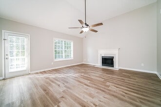 122 Wills Way in Griffin, GA - Building Photo - Building Photo