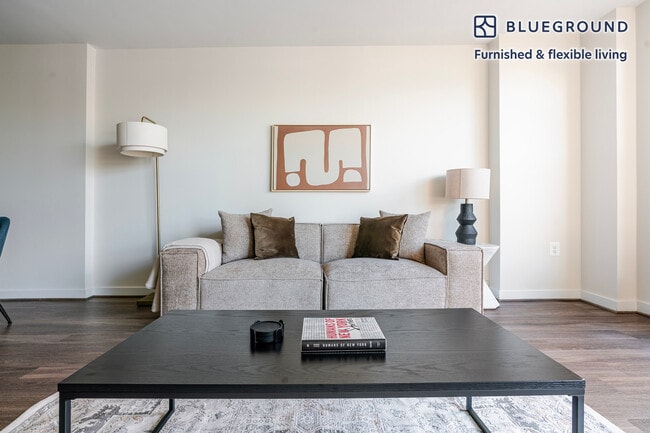 3444 Fairfax Dr in Arlington, VA - Foto de edificio - Building Photo