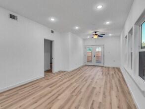 9410 Firnat St in Houston, TX - Building Photo - Building Photo